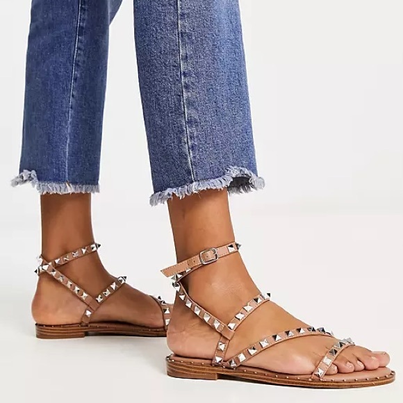 MADDEN GIRL Flight Studded Wrap Around Sandals - Picture 3 of 6